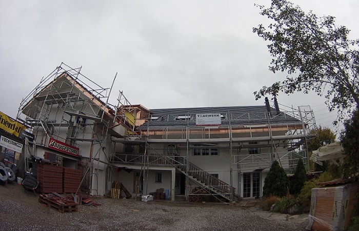 Dachfläche mit Lukarne DCIM\100MEDIA